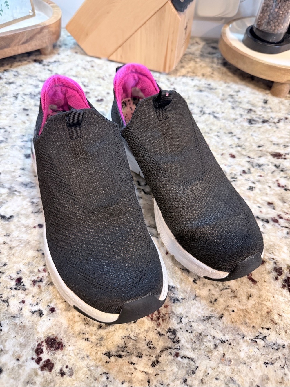 Skechers Arch Fit Black Slipper Sneakers Women’s 7.5 Comfort Walking Shoe - Picture 11 of 11